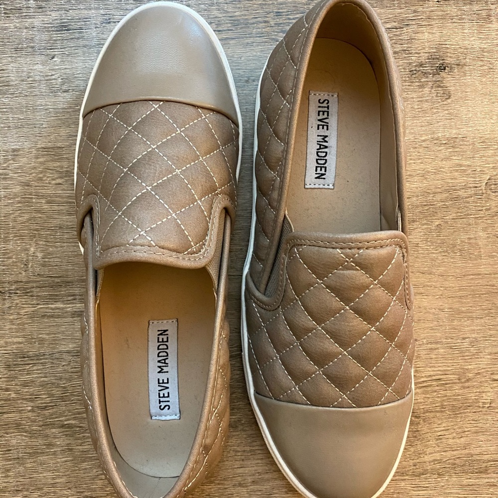Steve Madden Zaander Slip-on Sneaker